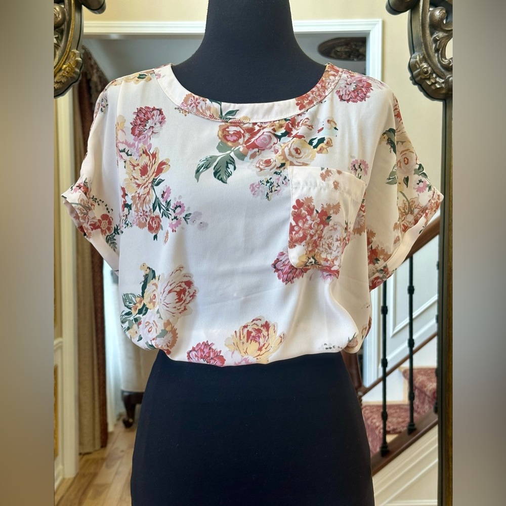 Buffalo David Bitton Floral Short Sleeve Top - White and Pink Size M New No Tag
